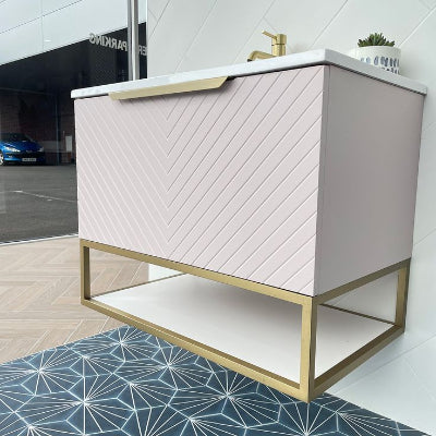 Brushed Brass Frame with White Shelf 80×48